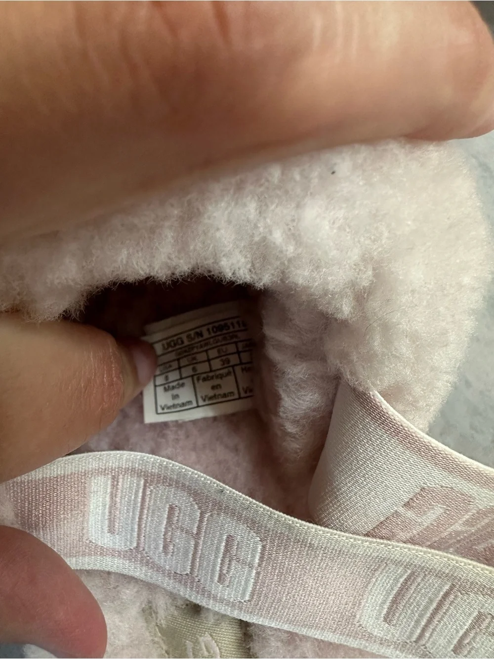 UGG Fluff Yeah Slide Sandal in Light Pink